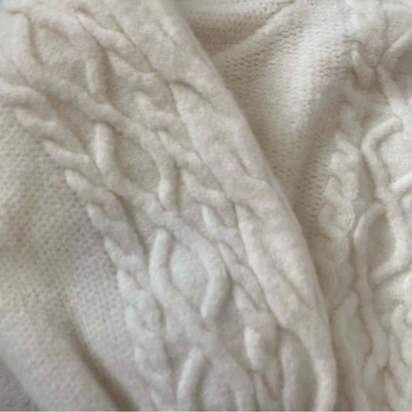 Cropped Top Sweater - Picture 9 of 12